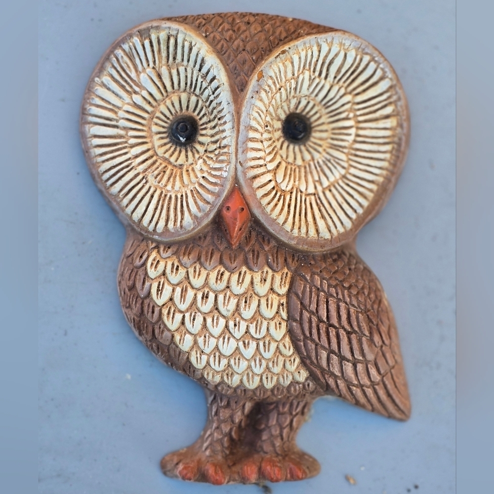 Vitnage 1970s Plastic Wall Hanging Owl 8" Tall